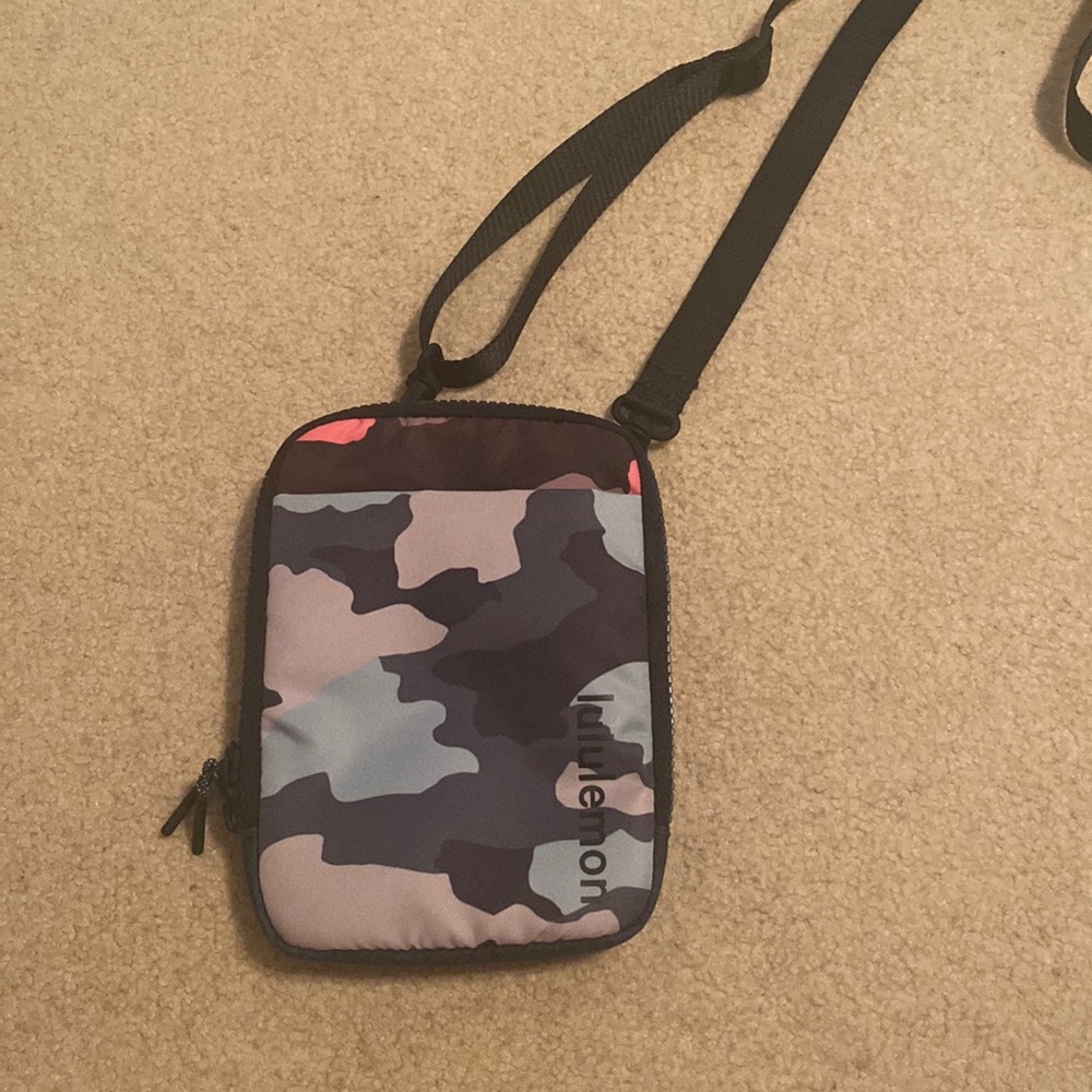 Lululemon Easy Access Crossbody Bag Camo